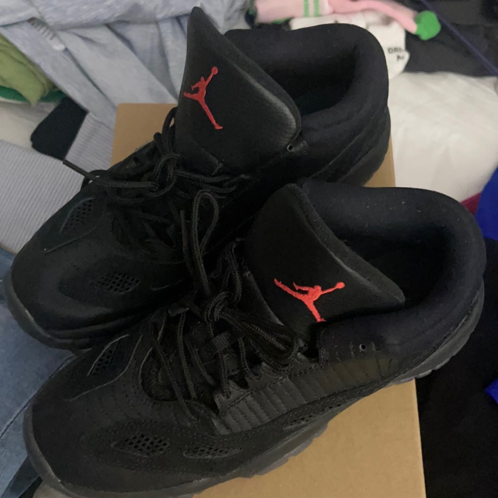 Jordan 11 Retro Low - Size 6.5 GS - Referee